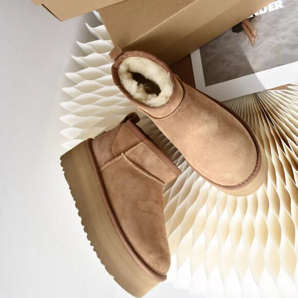 Ugg Classic Ultra Mini Platform Boot - Picture 2 of 6